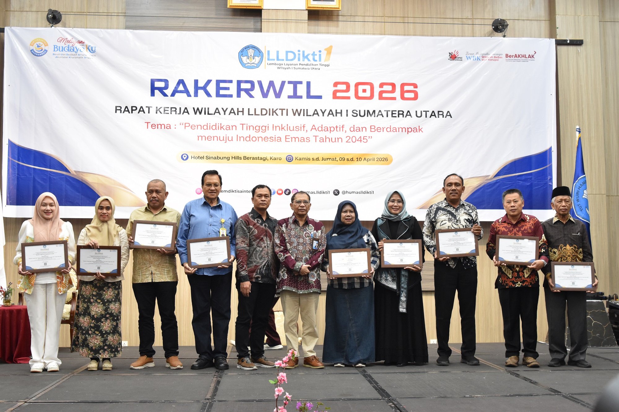 Gold Winner sebagai Perguruan Tinggi dengan Pelaporan Rekognisi Pembelajaran Lampau (RPL) Terbaik Tahun 2025 untuk bentuk Perguruan Tinggi Universitas
