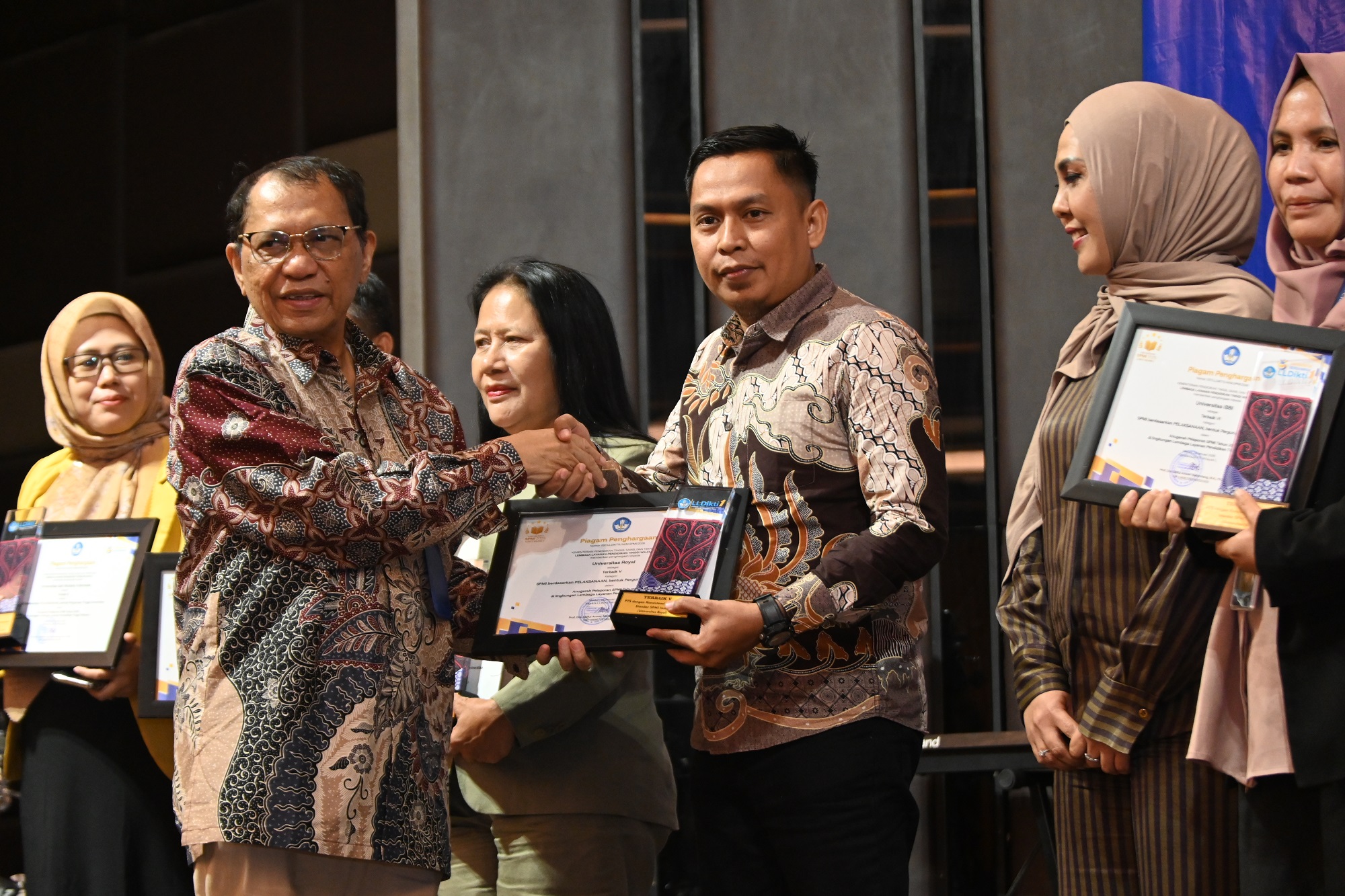 Terbaik 5 Kategori Pelaksanaan Bentuk Perguruan Tinggi Universitas dalam Anugerah Pelaporan SPMI LLDIKTI Wilayah I Tahun 2025