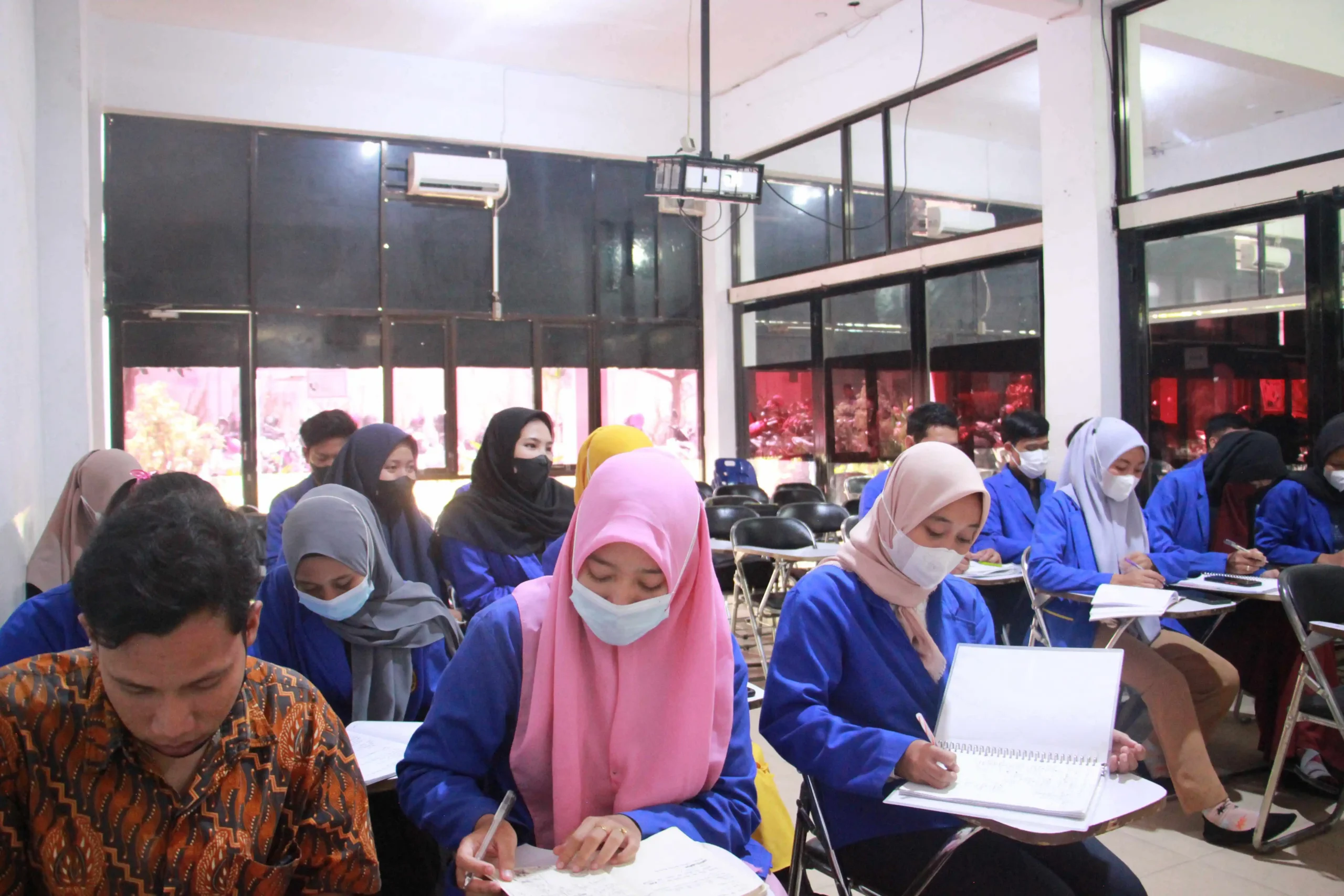 Ruang Kelas Universitas Royal